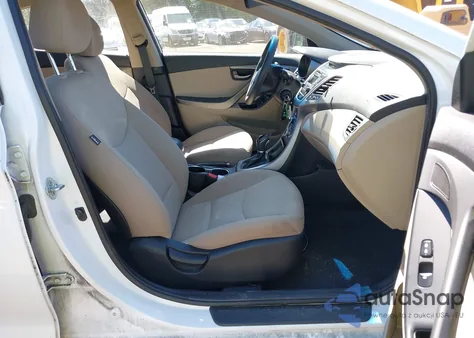 2016 Hyundai Elantra Se z USA, uszkodzony, nr VIN 5NPDH4AE5GH664349